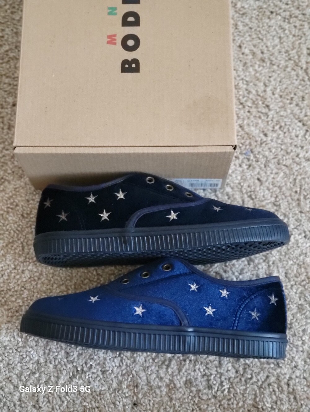 ♥️NWT♥️ Boden Girls Navy Velvet Slip-On Sneakers with Gold Embroidered Stars - Picture 7 of 9
